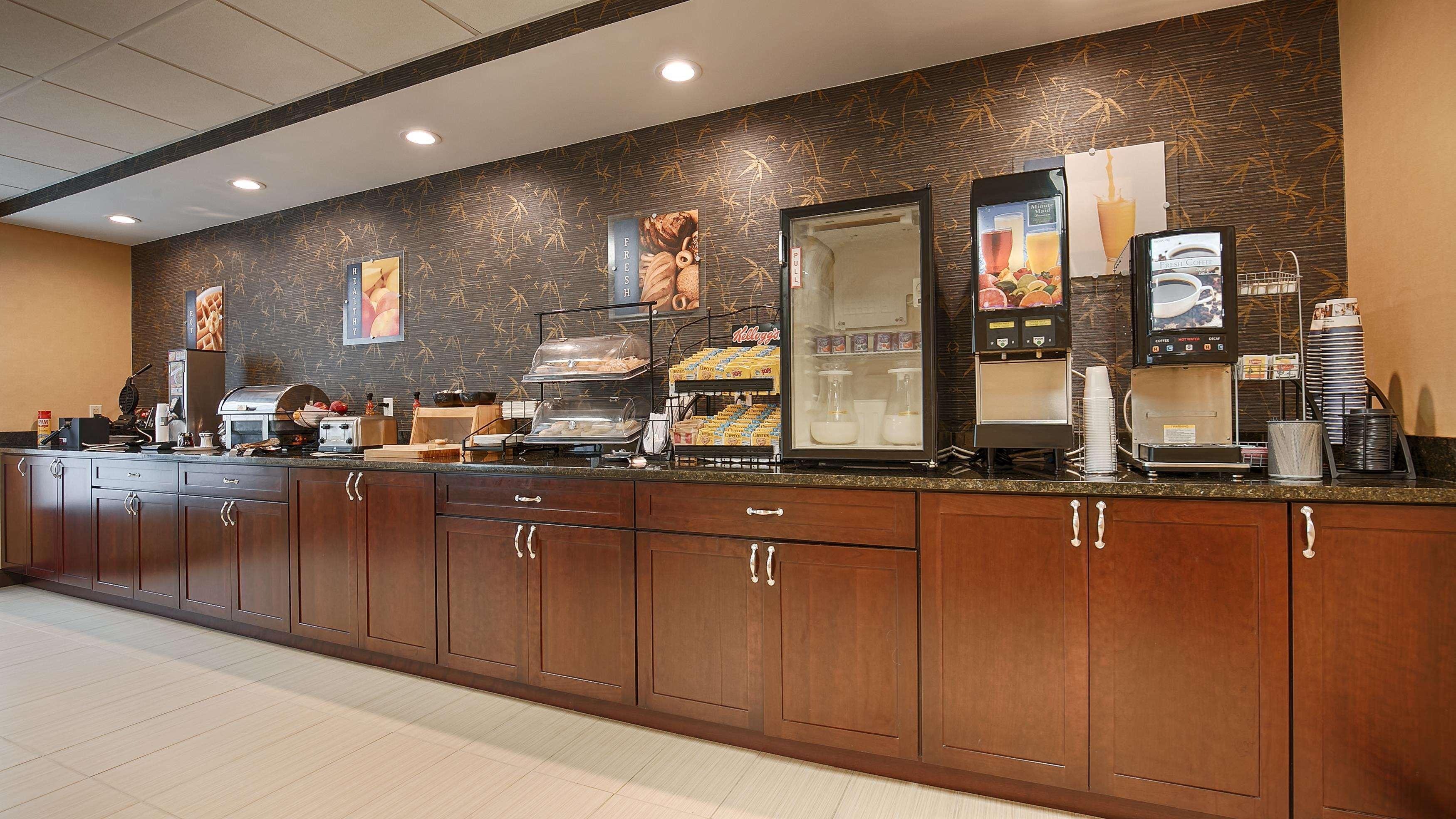 Best Western Springfield West Inn West Springfield Esterno foto